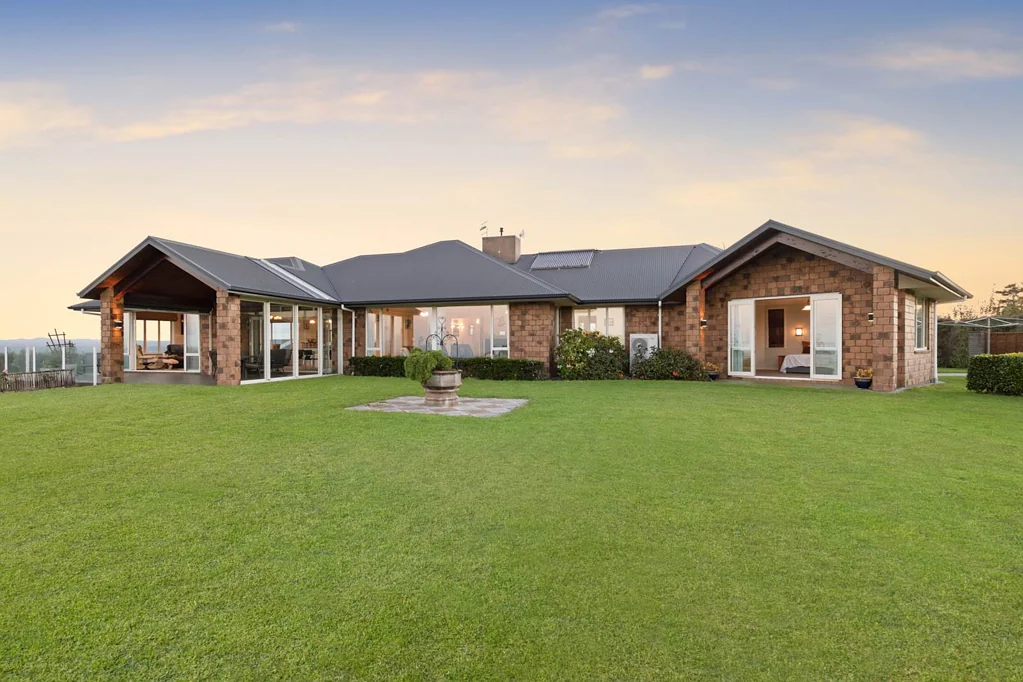 Te Puna 4침실 Elevated Views, Elevated Living