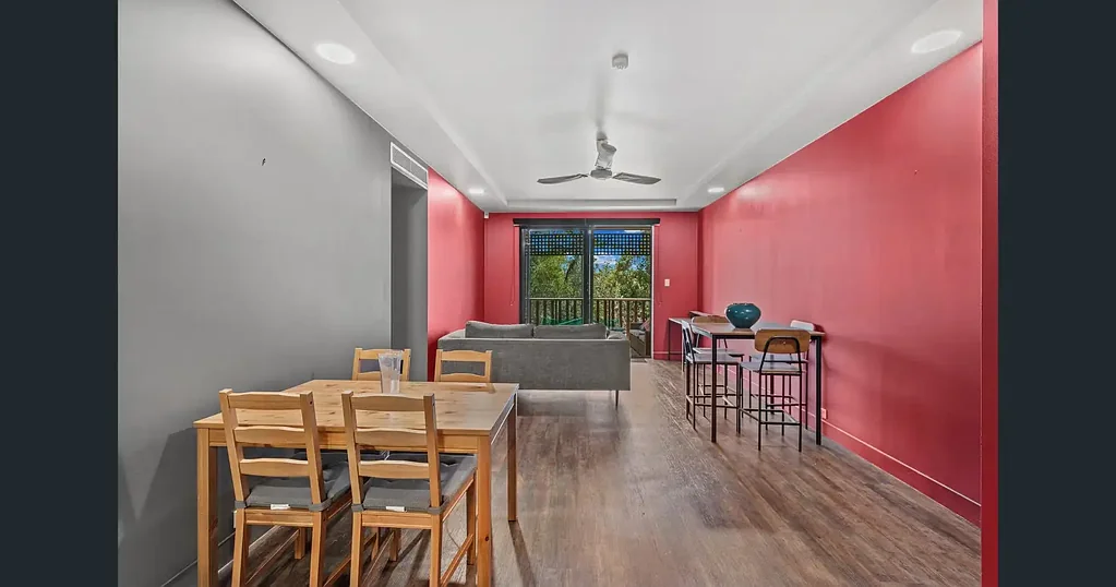 Fully furnished 2 bedroom top floor unit