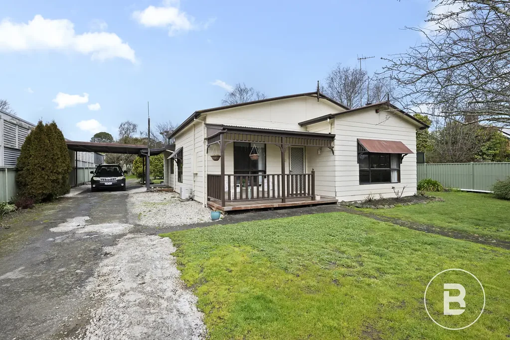 Beaufort 3 Bedroom LIFESTYLE PROPERTY WITH SHEDDING & SIDE ACCESS.