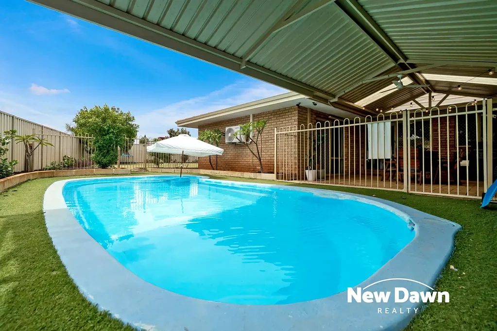 Ballajura 4房  Spacious Family Living With Pool - 50 Rosella Circle, Ballajura