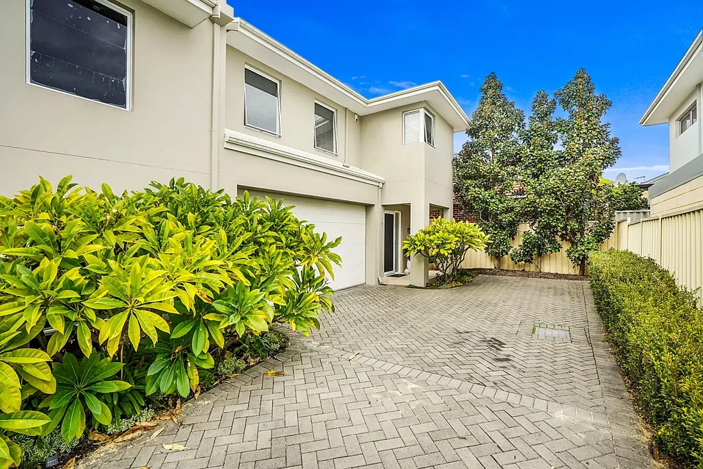 13D Halley Street, Innaloo, WA 6018