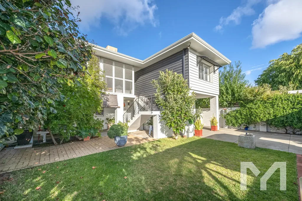Beaconsfield 4房  You're Invited To... Italian Mid Century Masterpiece