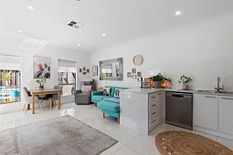 7/2B Somers Street, North Brighton