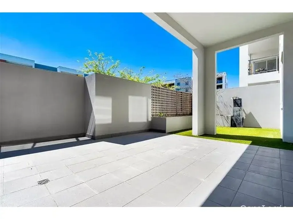 8/1 Stockton Bend, Cockburn Central, WA 6164