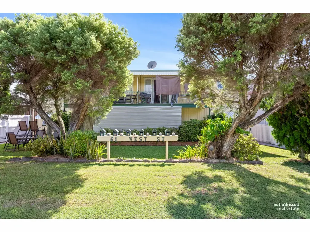 The Range 11ห้องนอน Fantastic Investment Opportunity of 6 Units on over a Quarter of an Acre...