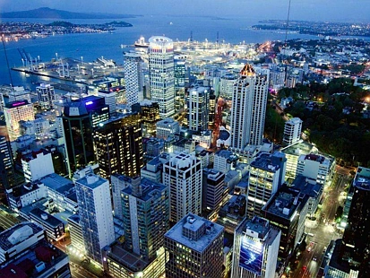 10月13日新西兰房地产与财经新闻汇总-开发商倒闭潮、移民退潮与房贷市场的韧性
