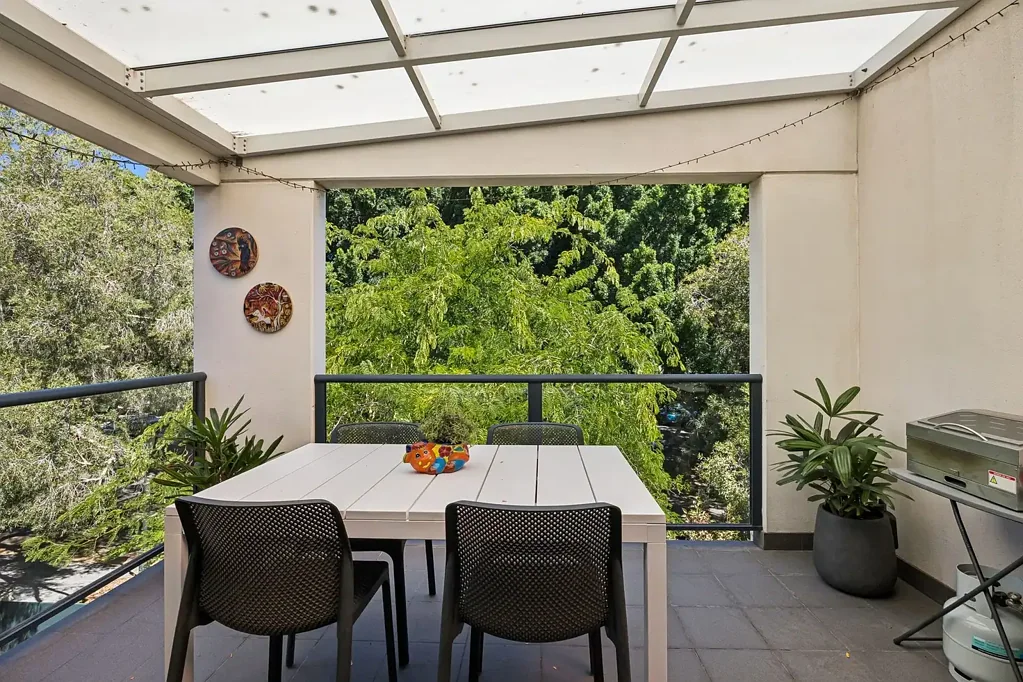 Stunning bright two bedroom apartment