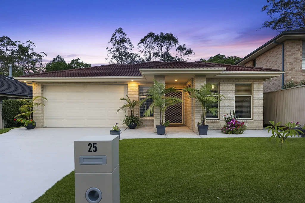 25 The Valley Way, Lisarow, NSW 2250