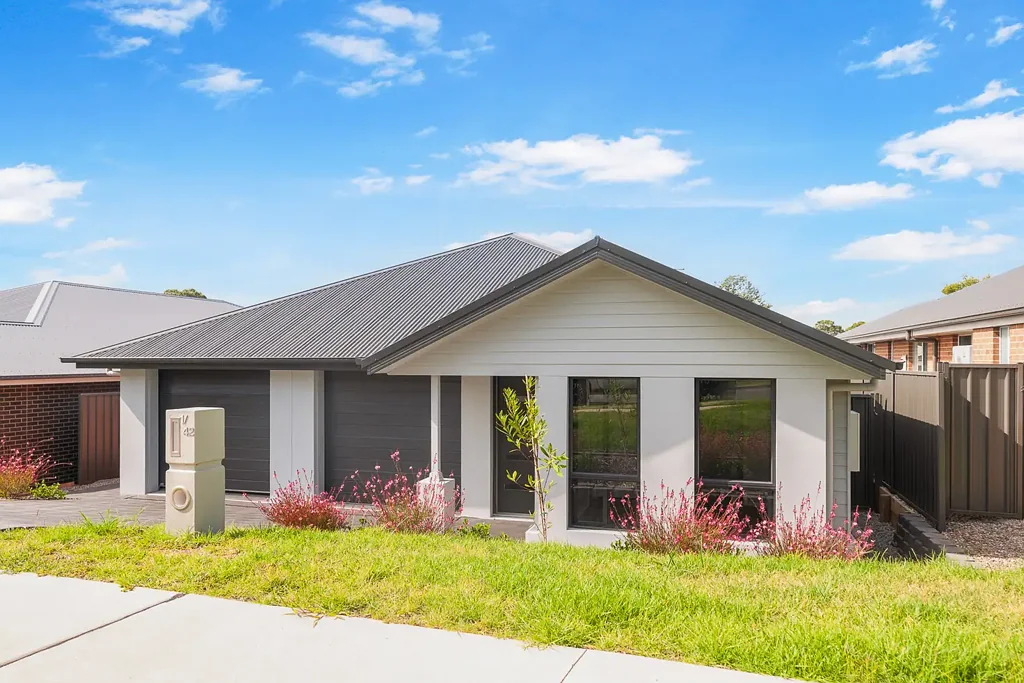 NEW 2 BEDROOM DUPLEX