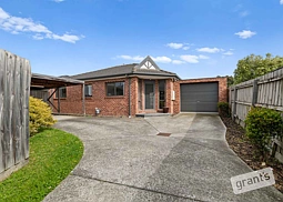 2/23 Hughes Crescent, Dandenong North