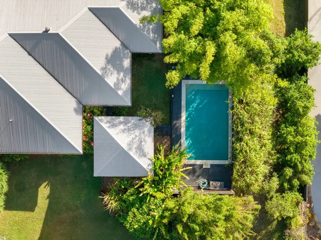 Bonogin 5房  Elevated Acreage Living in Prestigious Gated Forest Ridge Estate