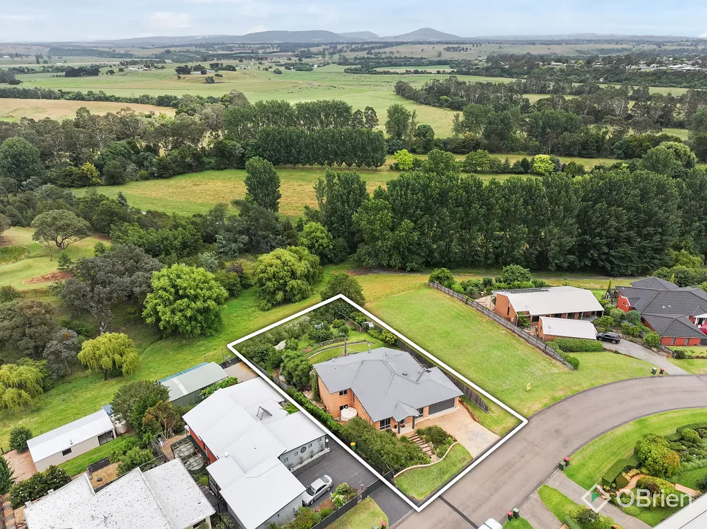 39 Harnham Drive, Bairnsdale, VIC 3875