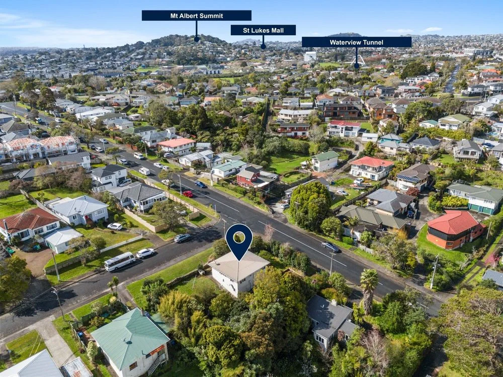 New Windsor 2 Bedroom Golden 739 sqm Corner Land with solid house