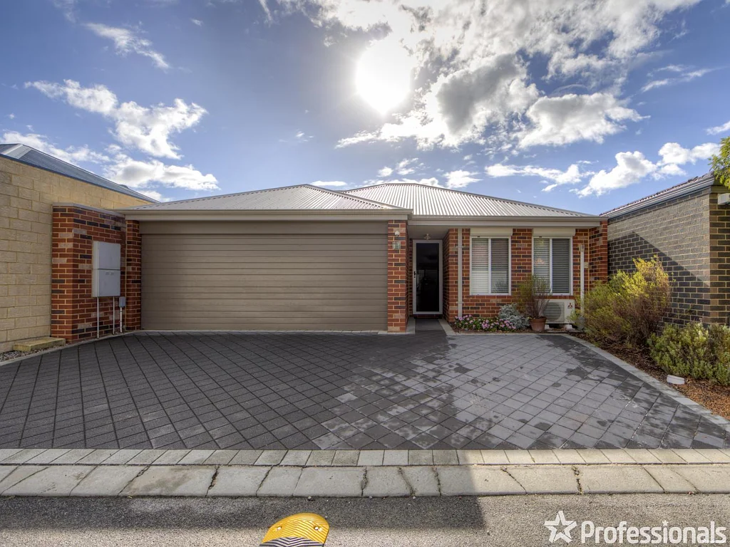 11/2 Briza Lane, Forrestfield, WA 6058