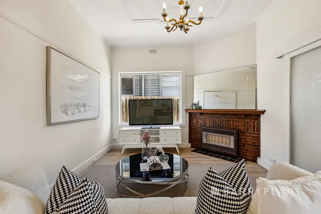 Three Bedrooms Family Home in a Prime Location