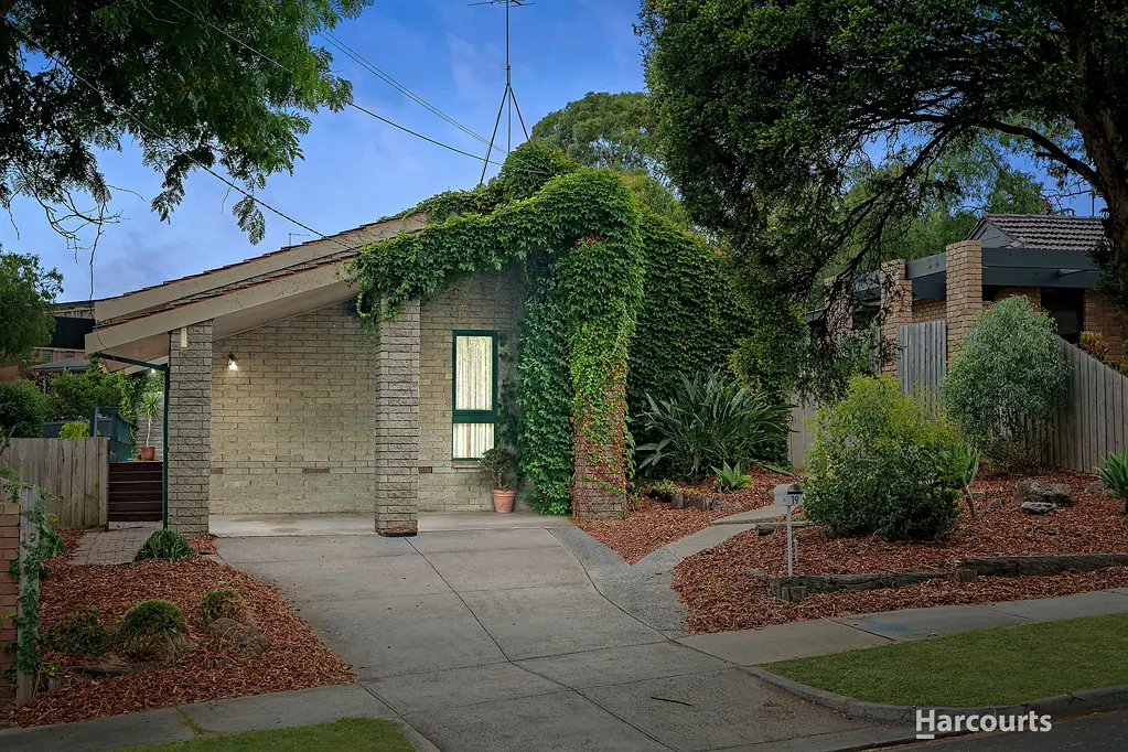 19 Ben Nevis Grove, Bulleen, VIC 3105