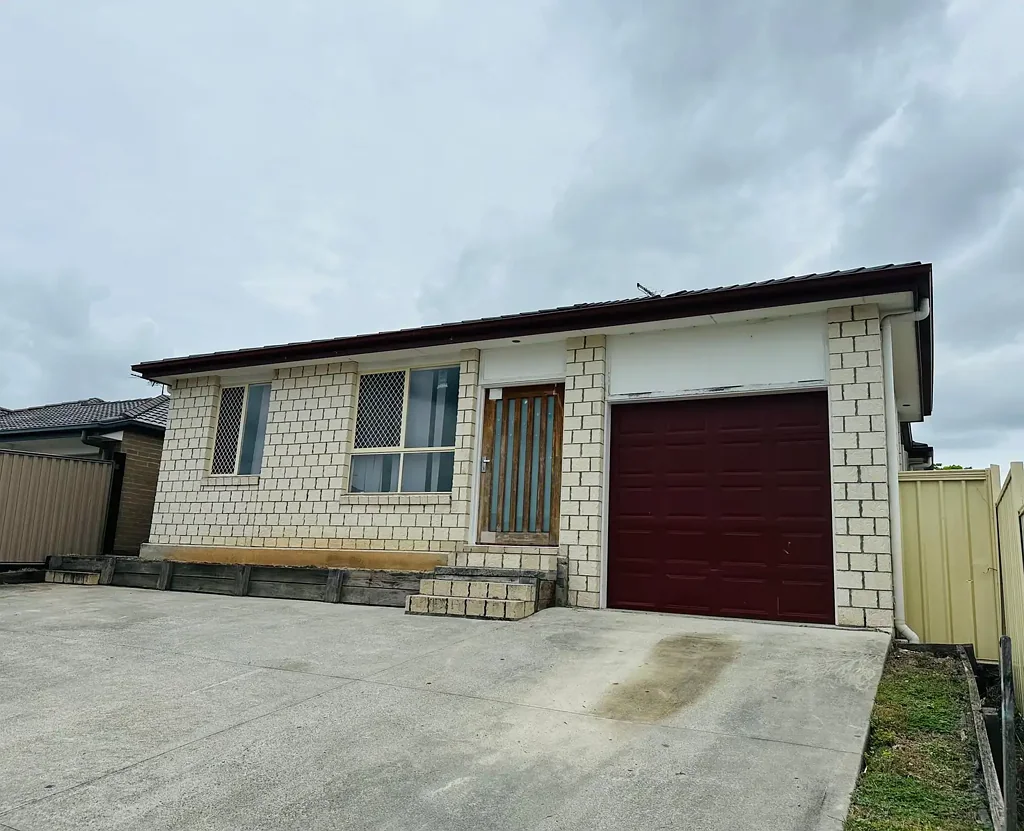Modern 4-Bedroom Duplex at 25A Saigon Place, Inala