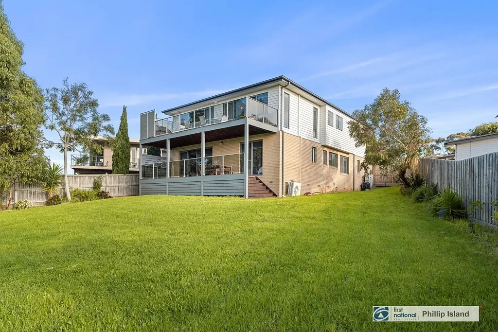 Cowes 4ਬੈੱਡਰੂਮ ENTERTAIN IN STYLE WITH DECKS, VIEWS & SPACE