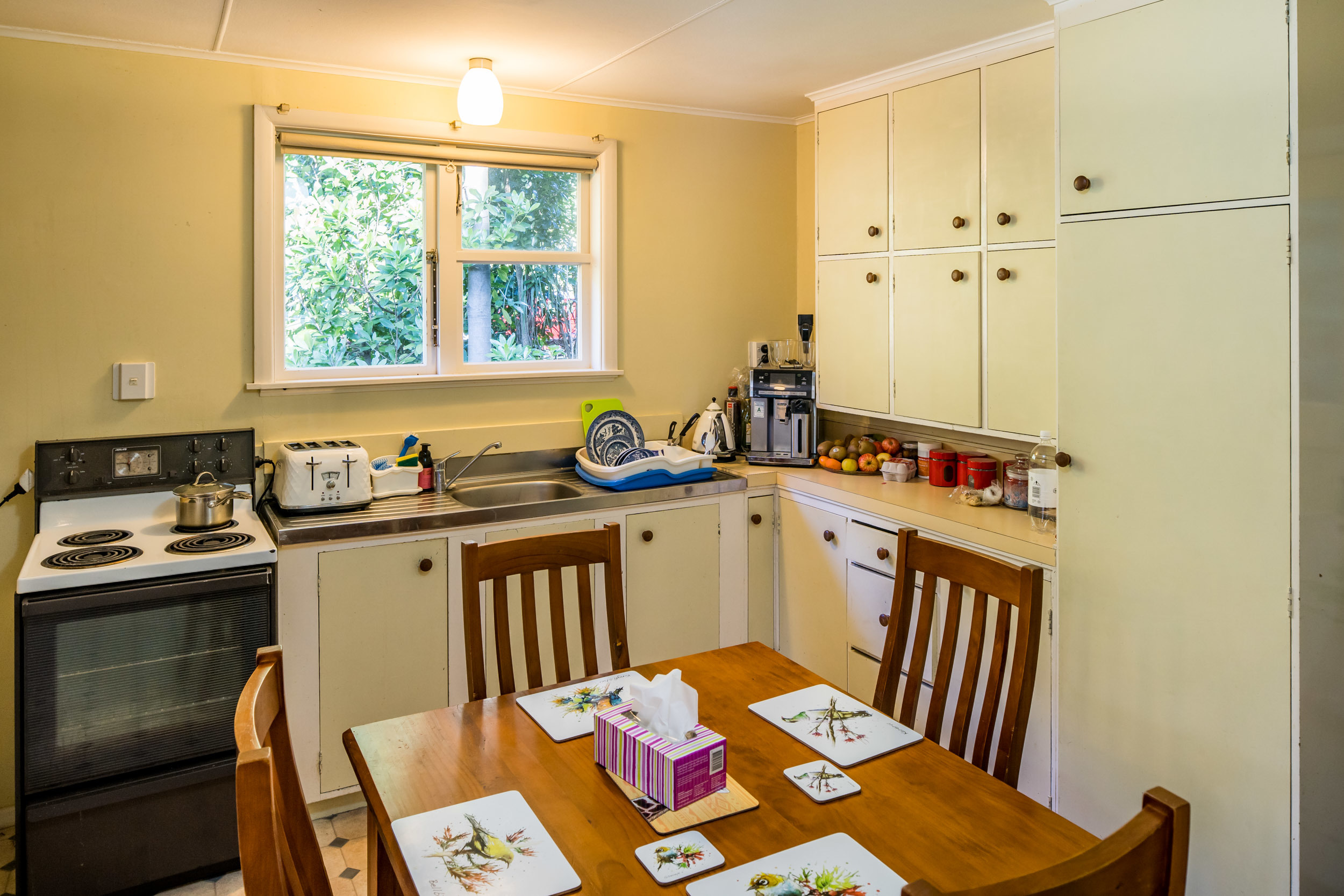 66 Tilley Road, Paekakariki, Kapiti Coast, 3 phòng ngủ, 1 phòng tắm