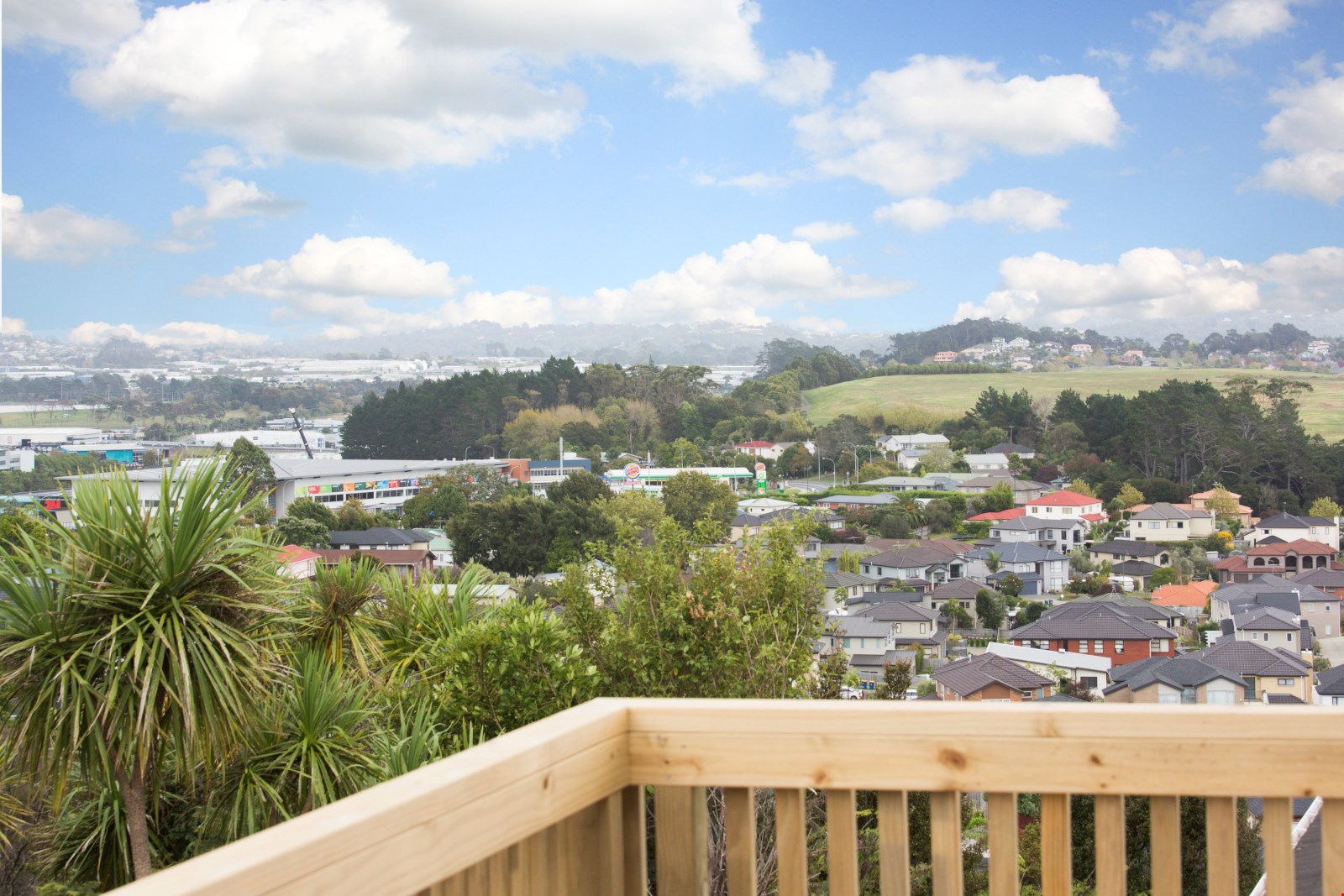 1/594 East Coast Road, Pinehill, Auckland - North Shore, 3房, 1浴