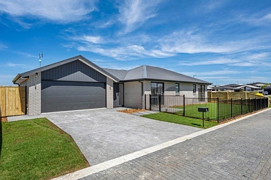 Pukekohe 3chambre READY FOR IMMEDIATE POSSESSION