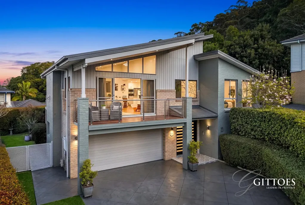 Kincumber 3 Bedroom Spacious Coastal Living & Beautiful Broadwater Outlook