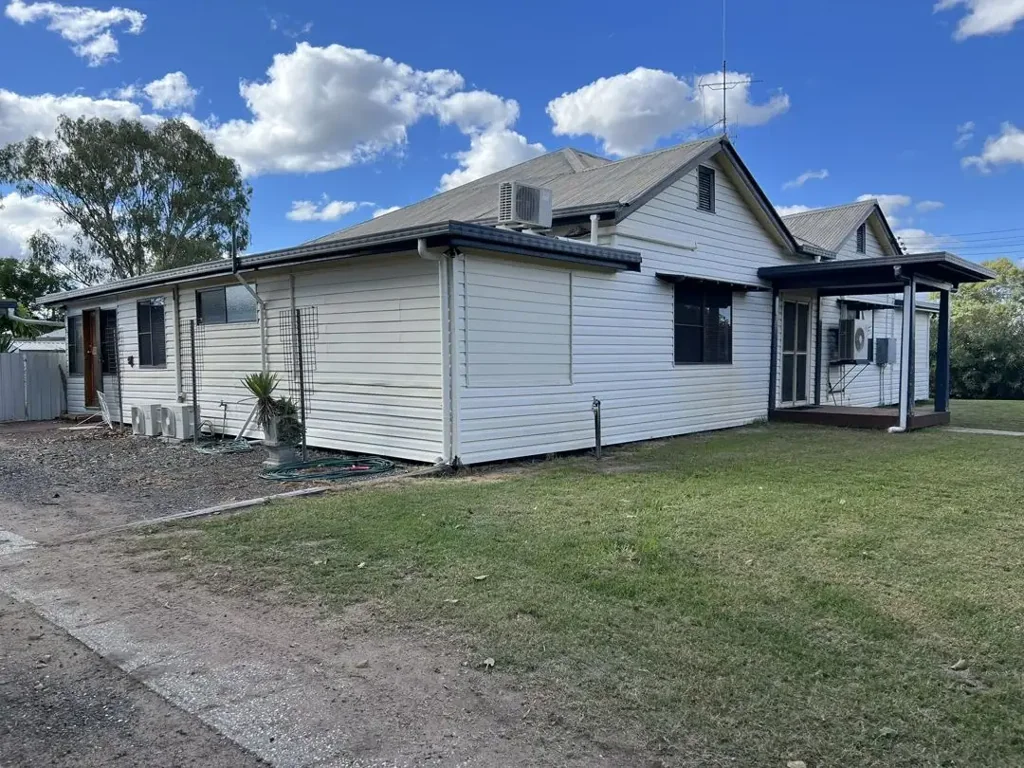 Walgett 4Moenga Spacious 4 Bedroom Family Home