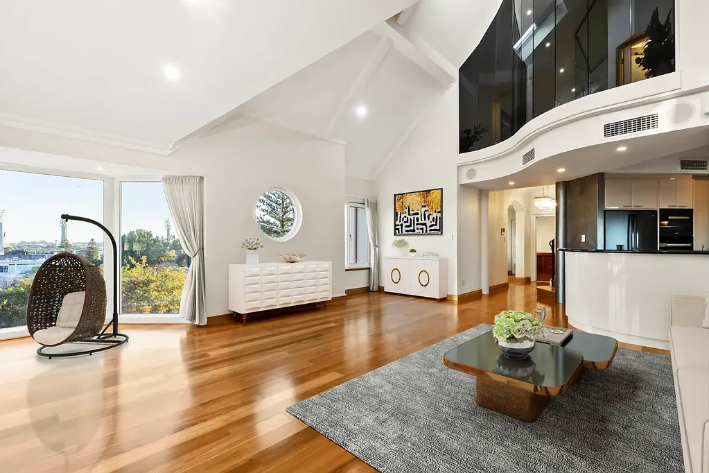 East Perth 4 Slaapkamer Two Level Penthouse Serenity with City and River Views