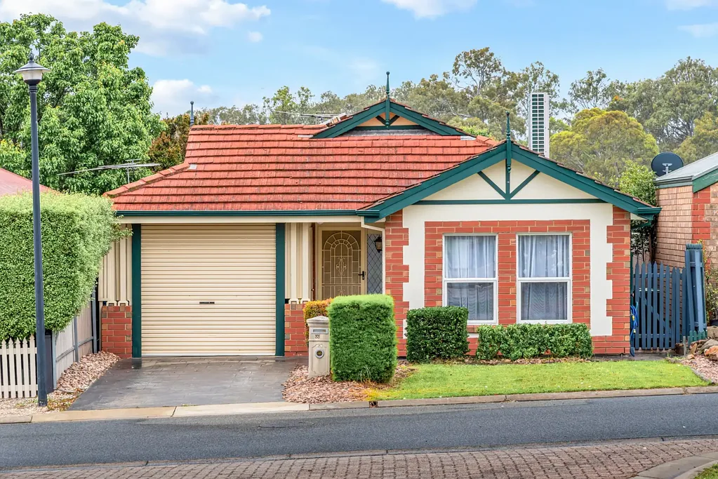 33 Dorrien Avenue, Woodcroft, SA 5162