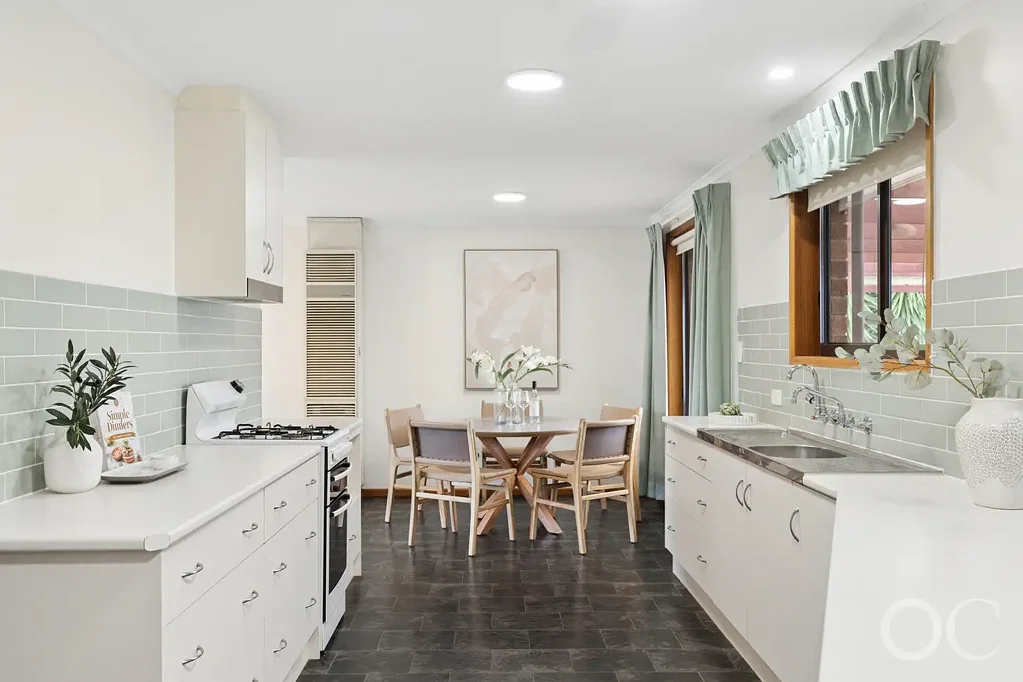 Morphett Vale 3Kwarto Open the Door to Your Own Hidden Garden Sanctuary