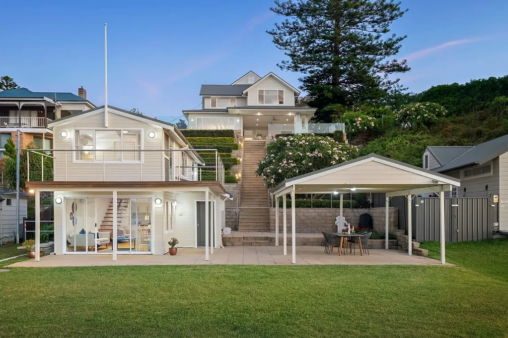 Belmont 7 Bedroom ANDERSON VUE - A Jetty, Guesthouse and Luxury Home on the Waterfront