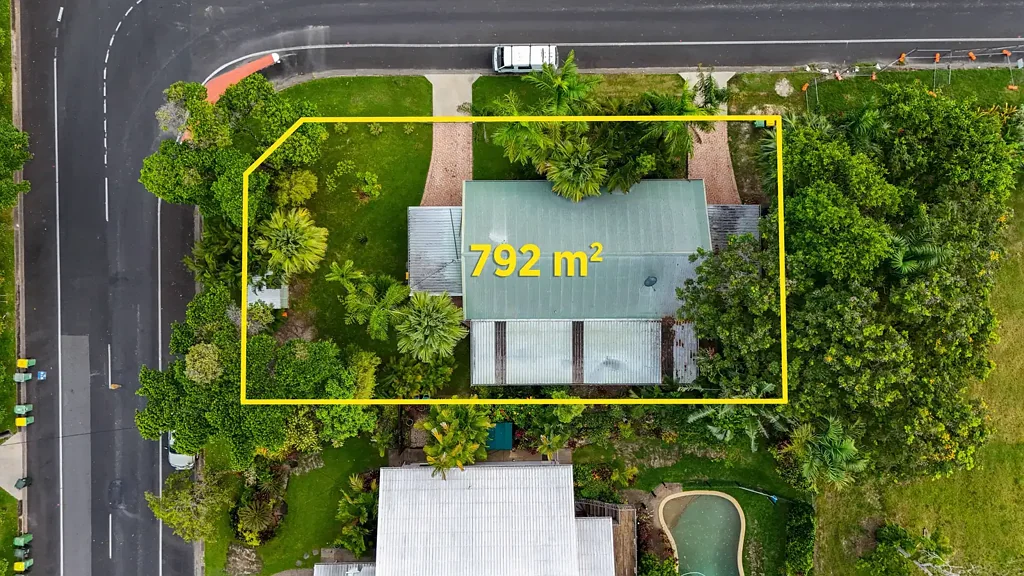 88 Cedar Road, Palm Cove, QLD 4879