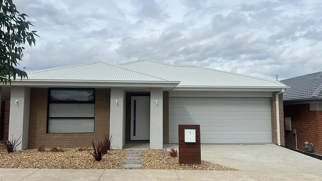 Unlock Comfort and Convenience: Rent this 4-Bedroom Gem at $490/week in Winter Valley!