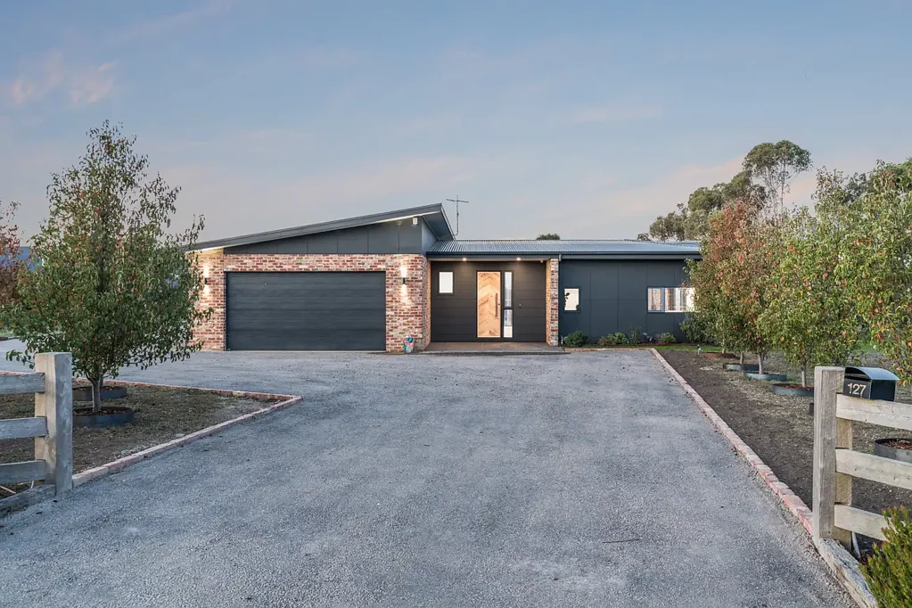 127 Garonne Drive, Bannockburn, VIC 3331
