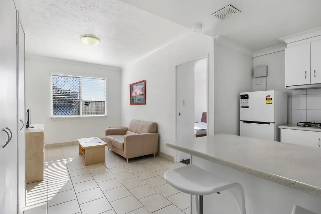 Kearneys Spring 2房 Furnished随时入住 Gas烹饪 两卧带套间浴室 邻近USQ precinct 低维护生活 优质投资选择 Fully Furnished Two-Bedroom Unit with Dual Ensuites