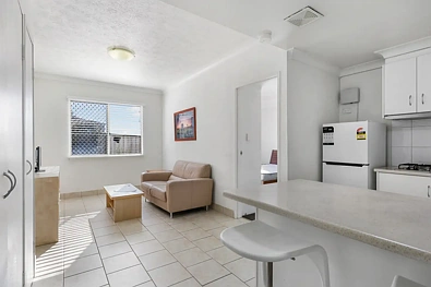 Kearneys Spring 2房 Furnished随时入住 Gas烹饪 两卧带套间浴室 邻近USQ precinct 低维护生活 优质投资选择 Fully Furnished Two-Bedroom Unit with Dual Ensuites