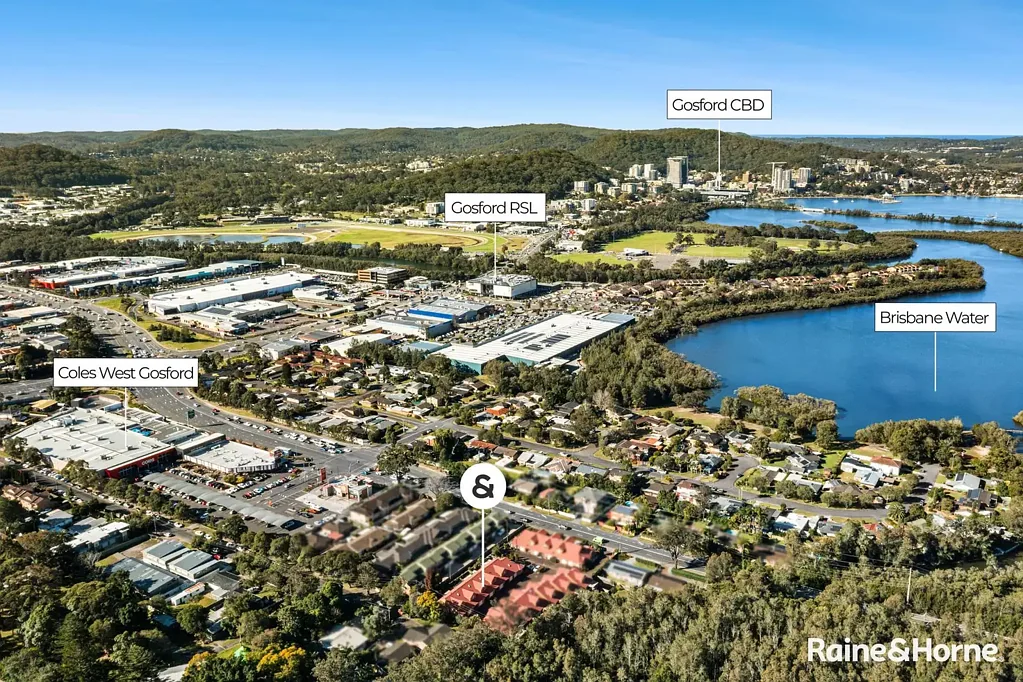 West Gosford 3कमरा Spacious & Stylish with Low Strata