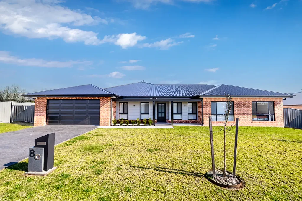 8 Hereford Crescent, Calala, NSW 2340