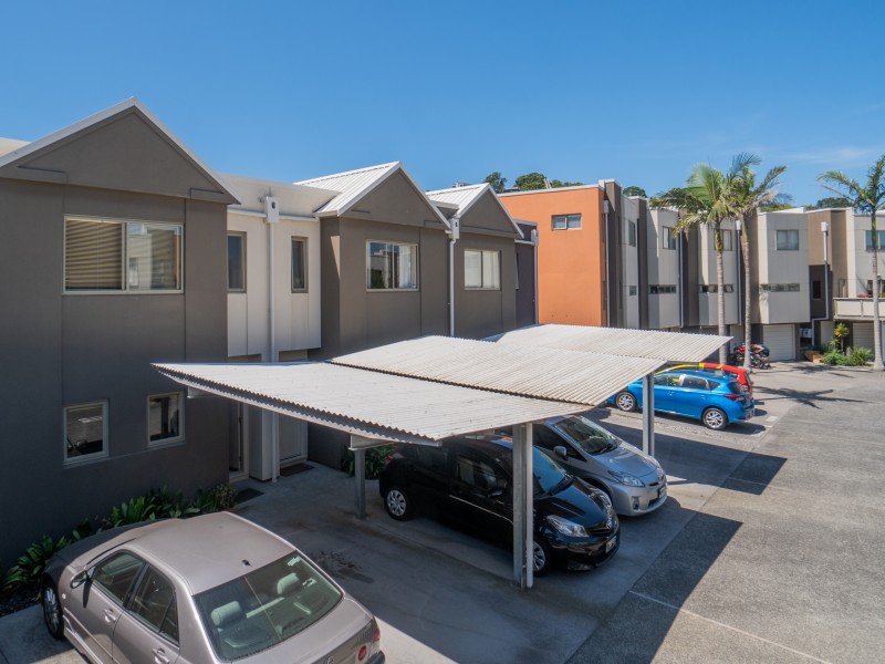 13/21 Hunters Park Drive, Three Kings, Auckland, 2 Schlafzimmer, 1 Badezimmer