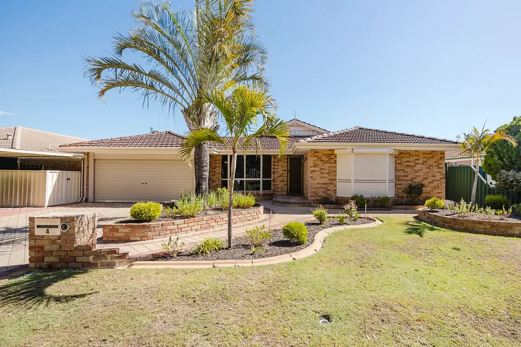 4 Stradbroke Place, Ballajura, WA 6066