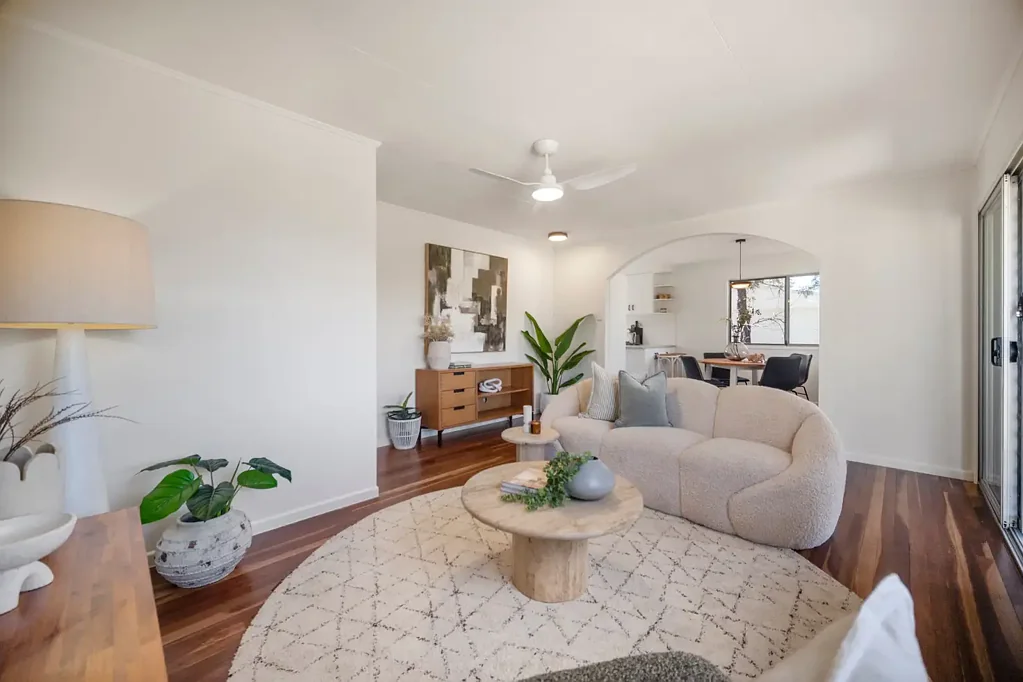Kirwan 3બેડરૂમ Freshly Updated Kirwan Home with Polished Floors & 3-Bay Shed