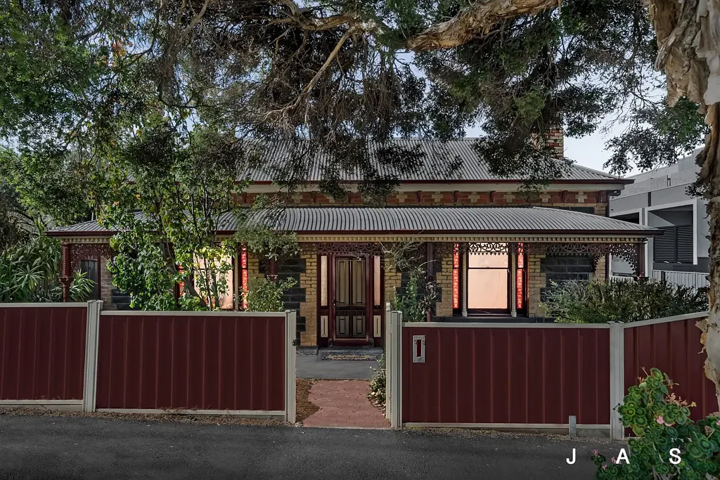 Footscray 4Phòng ngủ Expressions of Interest Closing Saturday 8th August At 3.00pm (Unless Sold Prior)