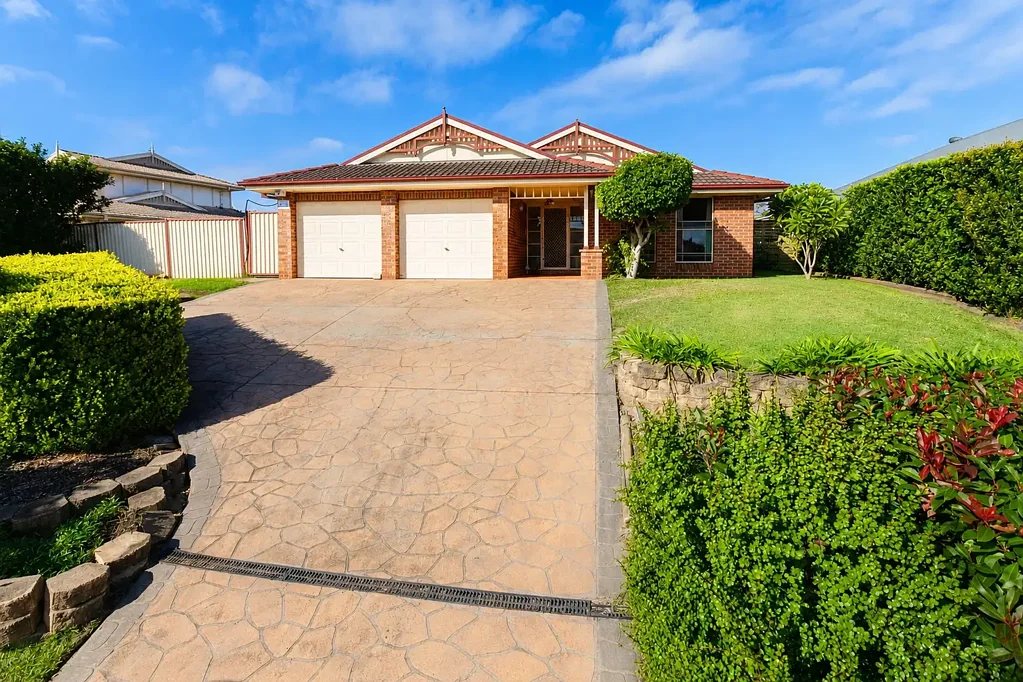 Executive Fully Furnished Family Home – $900 Per Week
