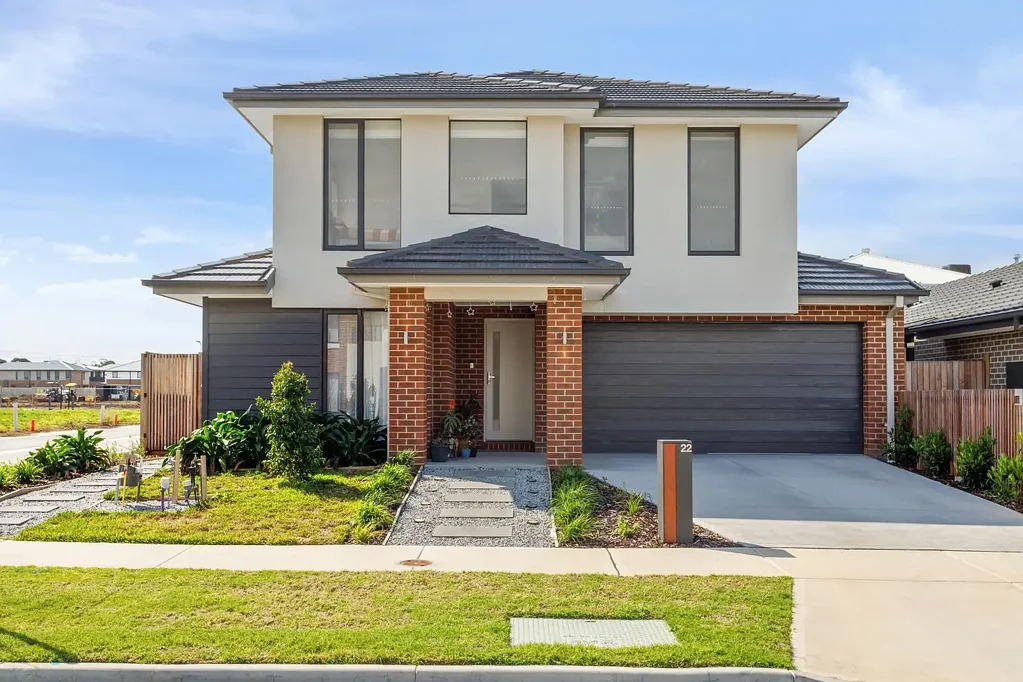 Modern Family Living with Lifestyle Extras