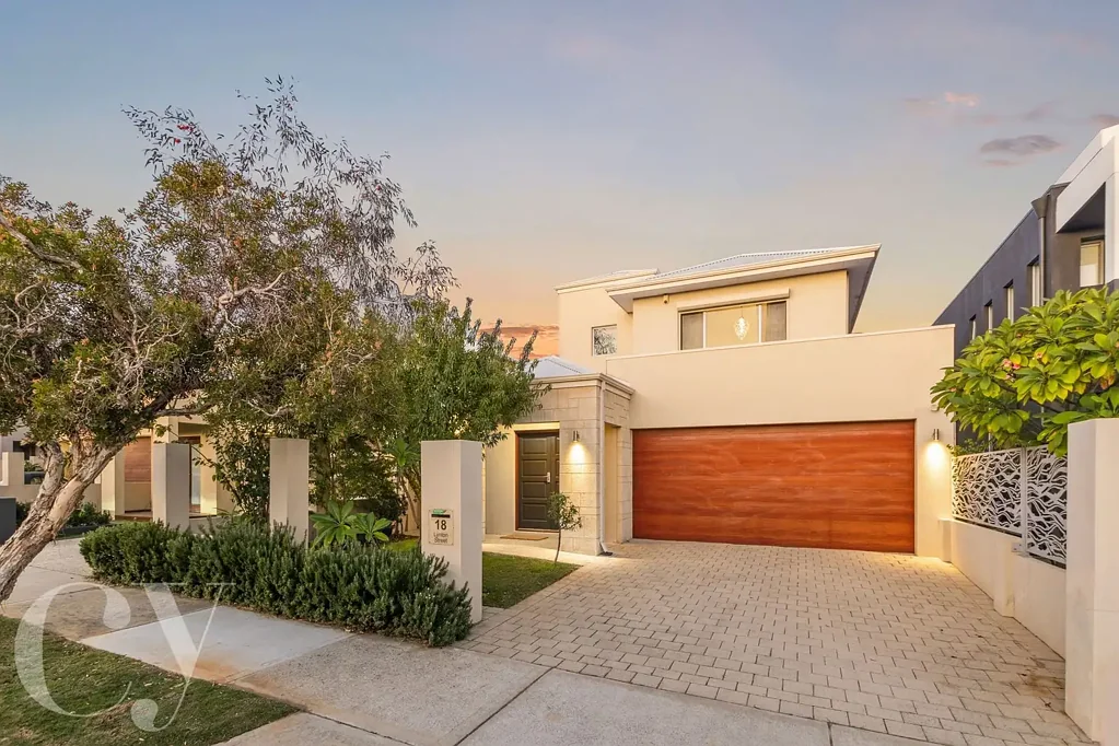 Mount Hawthorn 3침실 North-Facing Living in Vibrant Mt Hawthorn (Green Title!)