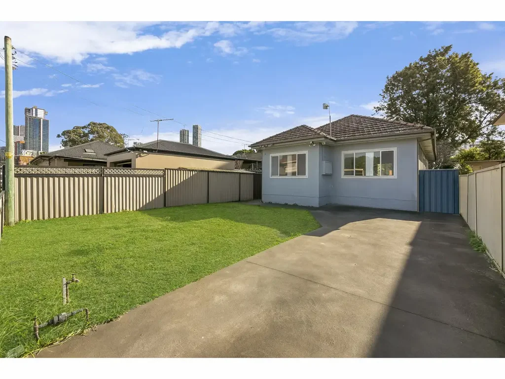 Family Home in Prime Location