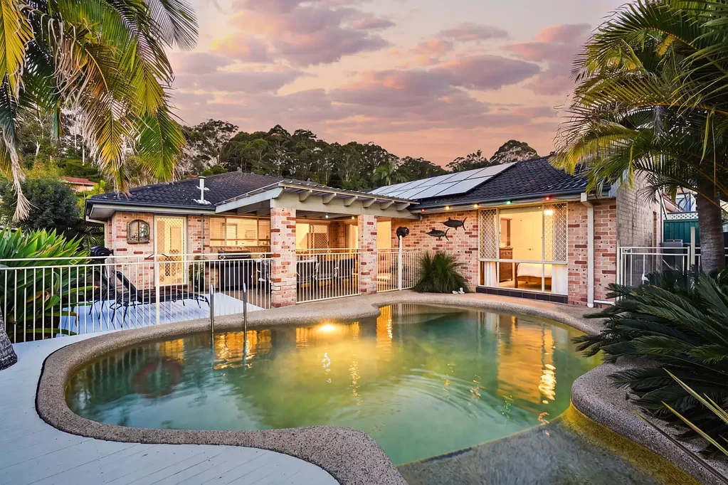 Terrigal 4房  Spacious Single Level Family Home with Pool and Multiple Living Areas