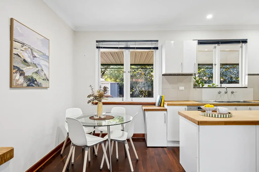Bassendean 3Moenga OLD-SOUL CHARACTER, WARM FAMILY LIVING