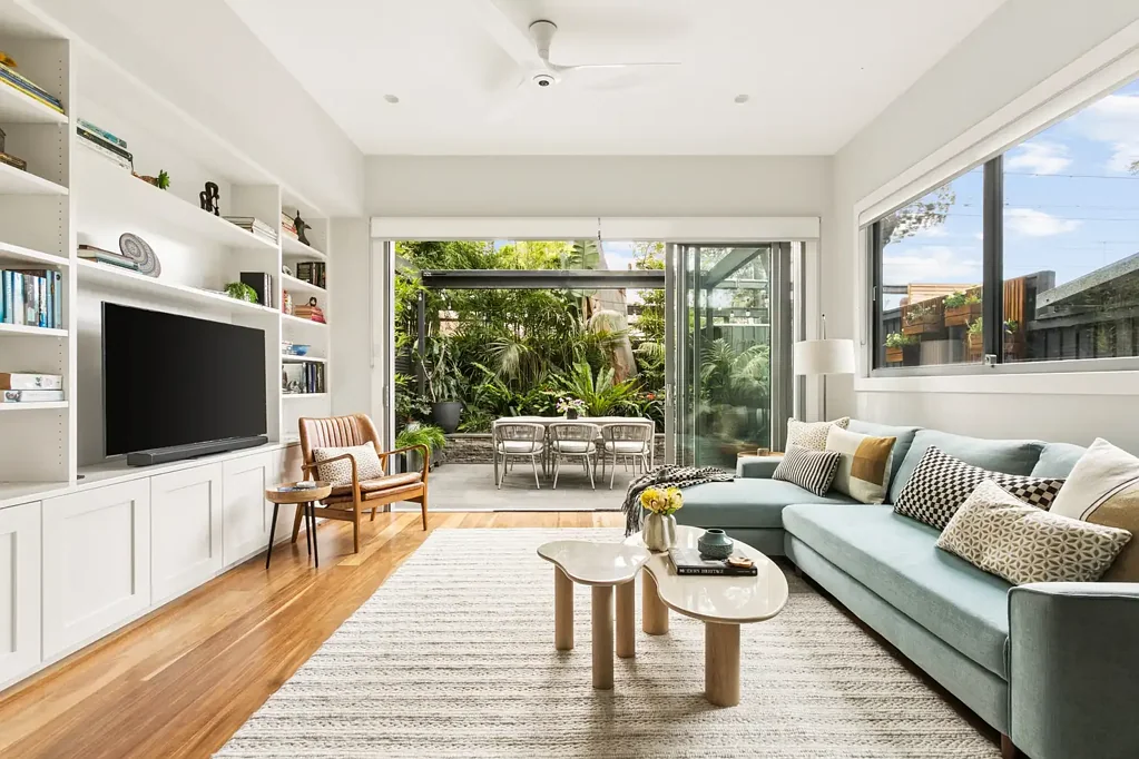 Erskineville 3房 备受追捧的村庄环境中，1880年代经典住宅焕然新生 A reimagined 1880s classic in a coveted village setting