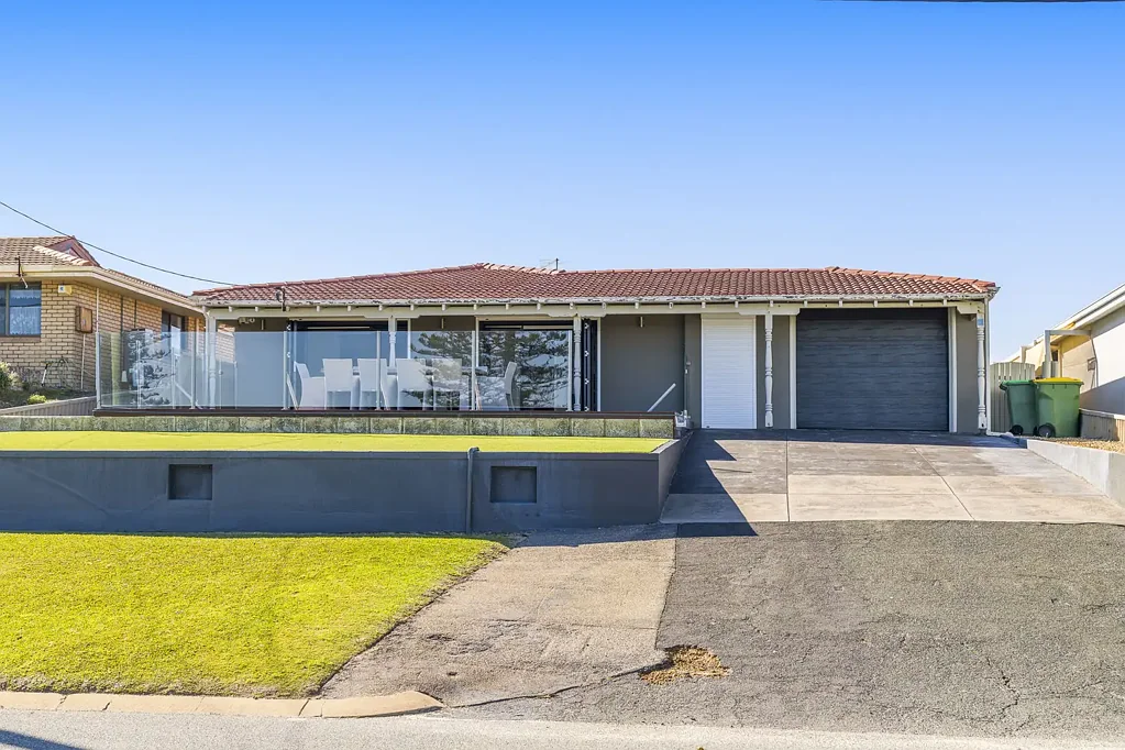 FULLY FURNISHED Four-Bedroom 2 Bathroom Lovely Home!